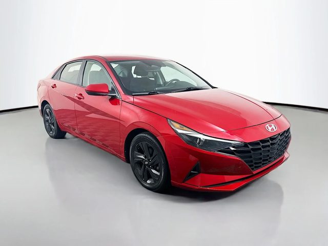 2022 Hyundai Elantra SEL FWD photo
