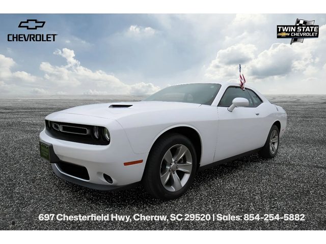 2022 Dodge Challenger SXT RWD photo