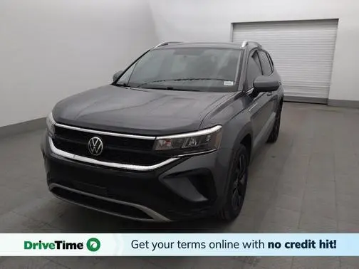 2022 Volkswagen Taos SE AWD photo
