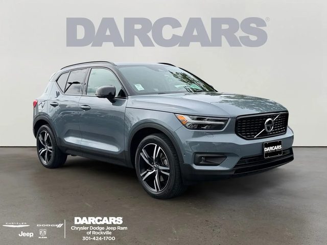 2022 Volvo XC40 R-Design AWD photo