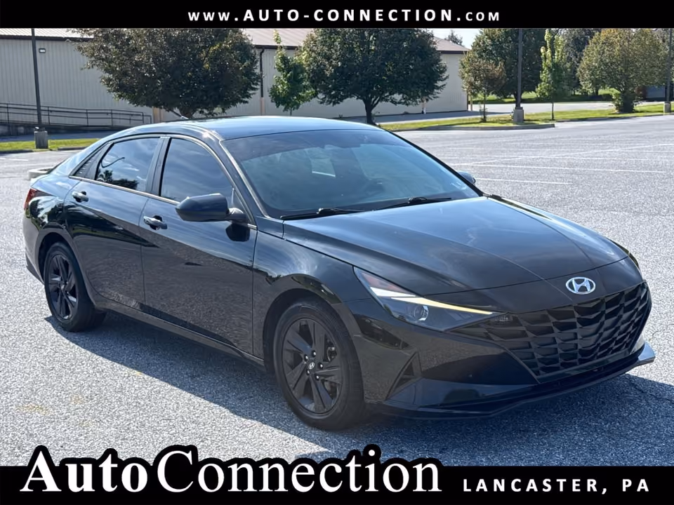2022 Hyundai Elantra SEL FWD photo