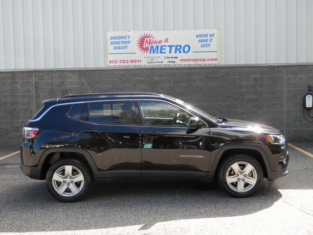 2022 Jeep Compass Latitude 4WD photo