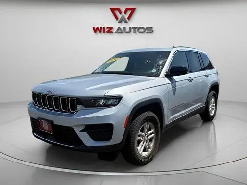 2022 Jeep Grand Cherokee Laredo 4WD photo