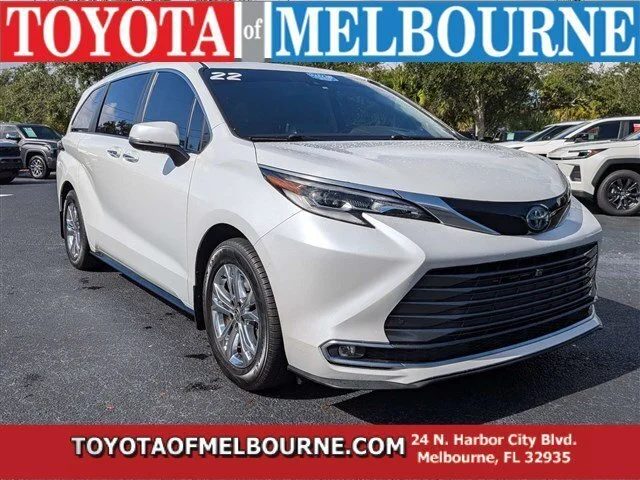 2022 Toyota Sienna Platinum AWD photo