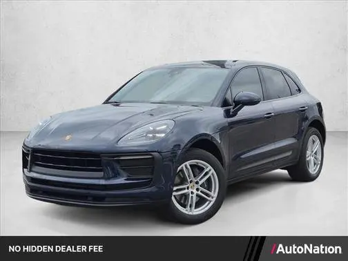 2022 Porsche Macan AWD photo