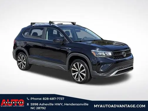 2022 Volkswagen Taos SE FWD photo