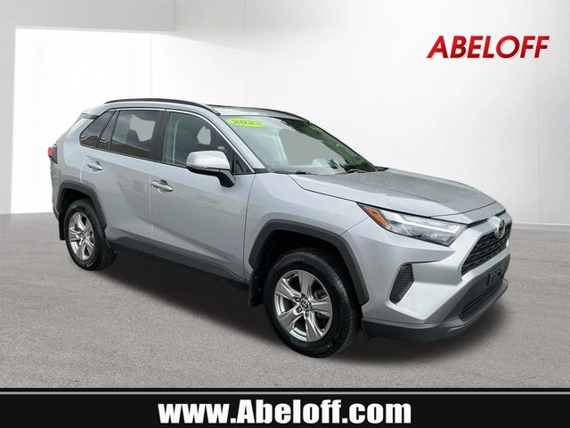 2022 Toyota RAV4 XLE AWD photo