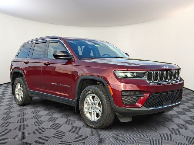 2022 Jeep Grand Cherokee Laredo 4WD photo