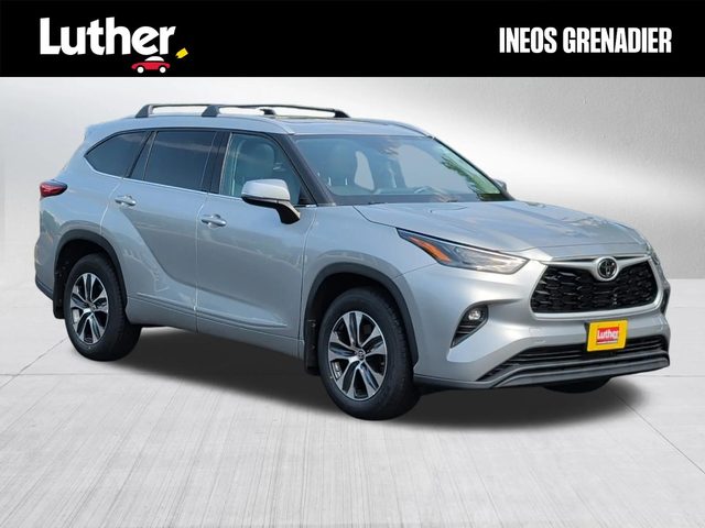 2022 Toyota Highlander XLE AWD photo