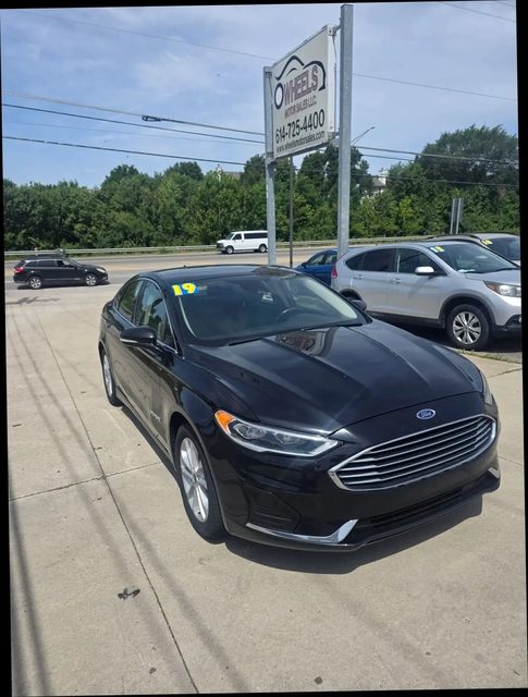 2019 Ford Fusion SEL FWD photo