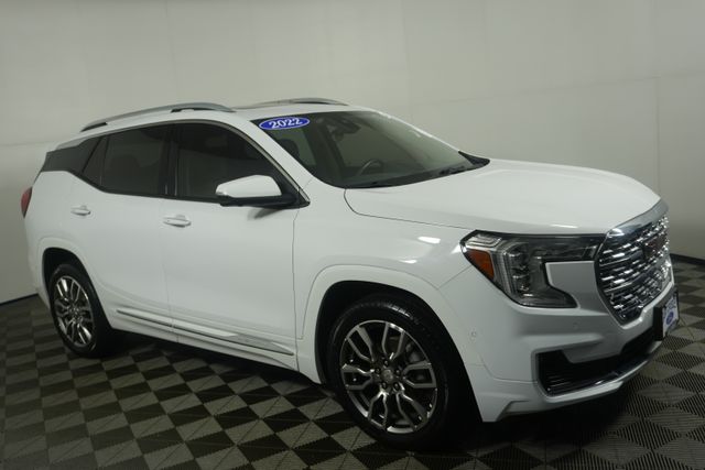 2022 GMC Terrain Denali AWD photo