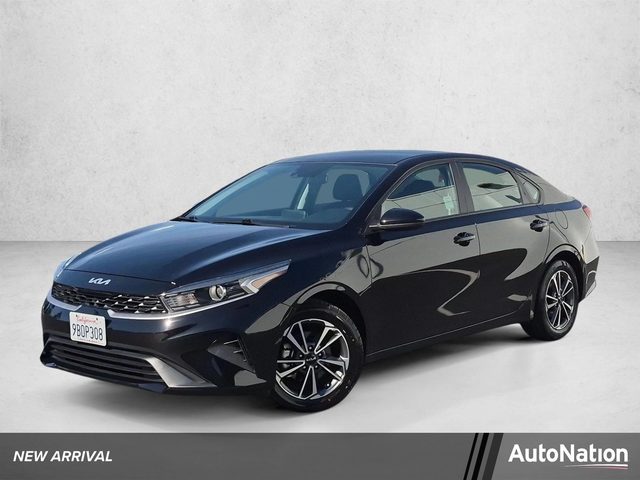 2022 Kia Forte LXS FWD photo