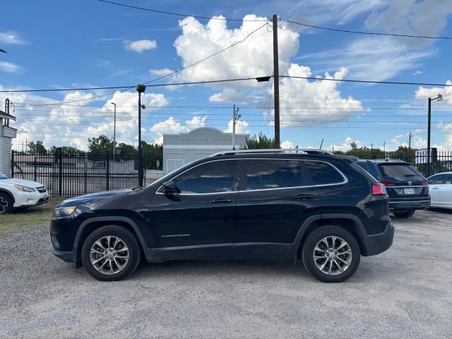 2019 Jeep Cherokee Latitude Plus FWD photo