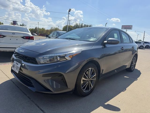2022 Kia Forte LXS FWD photo
