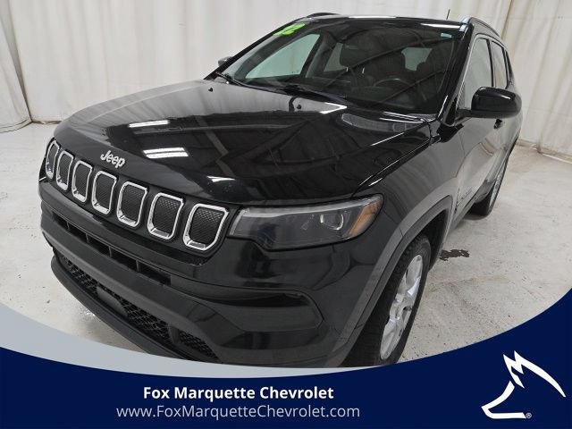 2022 Jeep Compass Latitude Lux 4WD photo