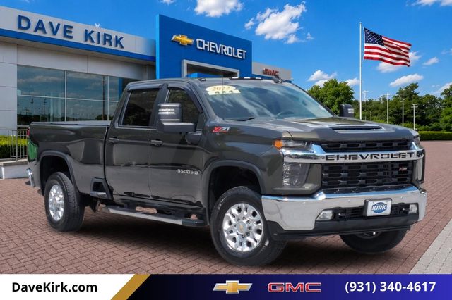 2022 Chevrolet Silverado 3500HD LT 4WD photo