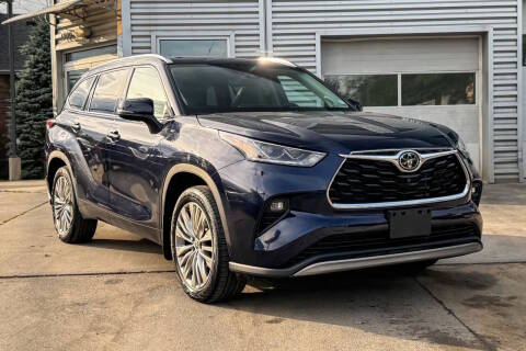 2022 Toyota Highlander Platinum AWD photo