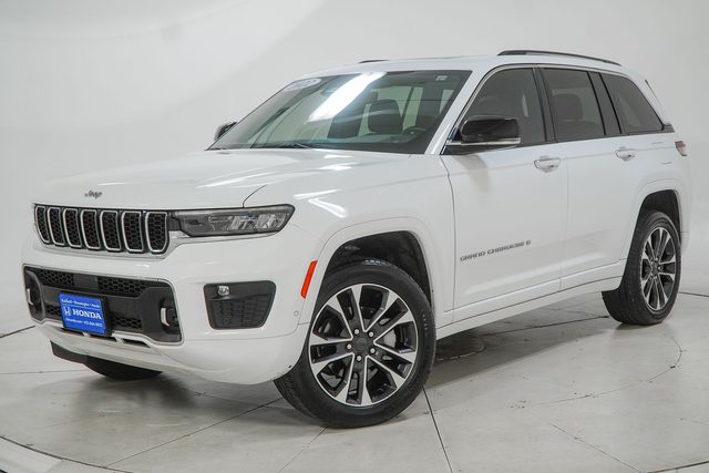 2022 Jeep Grand Cherokee Overland 4WD photo