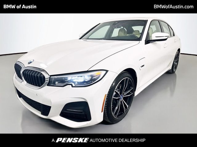 2022 BMW 3 Series 330e RWD photo