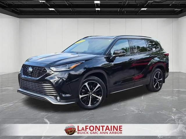 2022 Toyota Highlander XSE AWD photo