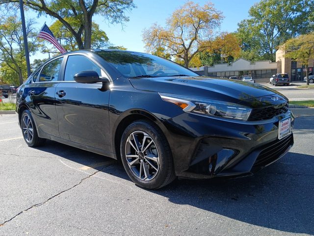2022 Kia Forte LXS FWD photo