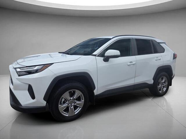 2022 Toyota RAV4 XLE FWD photo