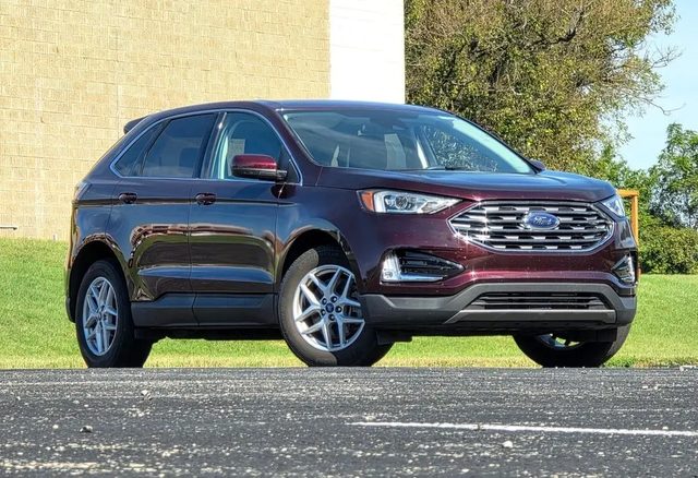 2021 Ford Edge SEL FWD photo