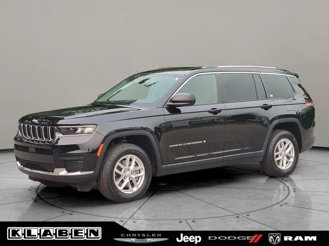 2022 Jeep Grand Cherokee L Laredo 4WD photo