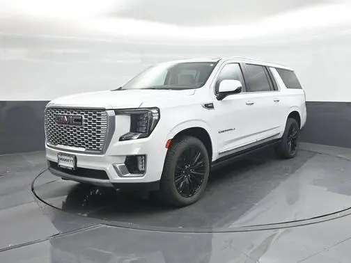 2022 GMC Yukon XL Denali 4WD photo
