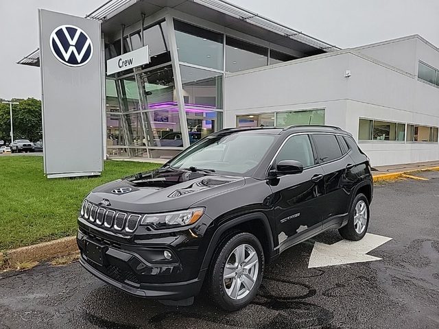 2022 Jeep Compass Latitude 4WD photo