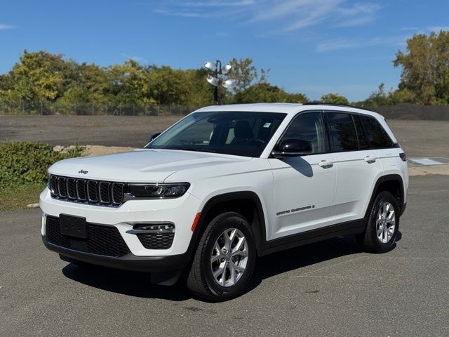 2022 Jeep Grand Cherokee Limited 4WD photo