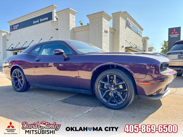 2022 Dodge Challenger SXT RWD photo