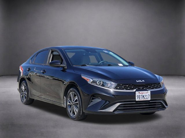 2022 Kia Forte LXS FWD photo