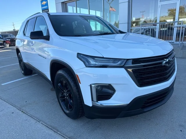 2022 Chevrolet Traverse LS FWD photo