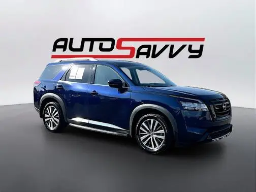 2022 Nissan Pathfinder Platinum FWD photo
