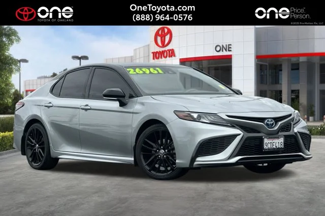 2022 Toyota Camry Hybrid XSE FWD photo
