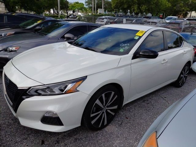 2022 Nissan Altima 2.5 SR AWD photo