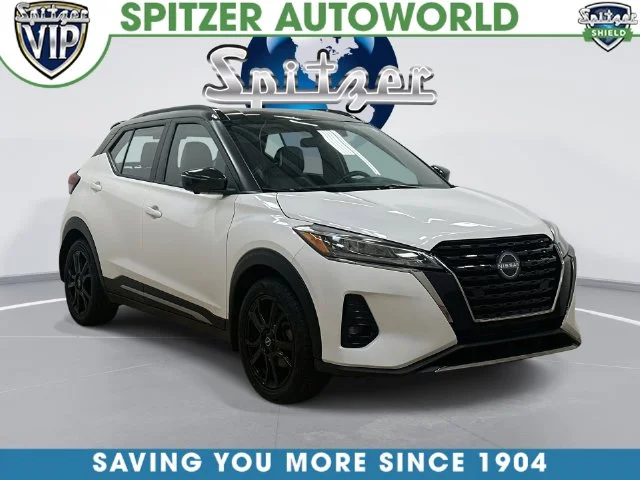 2022 Nissan Kicks SR FWD photo