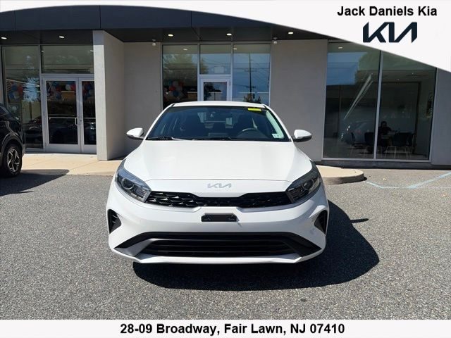 2022 Kia Forte LXS FWD photo