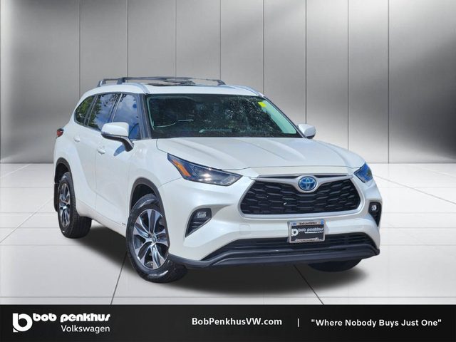 2022 Toyota Highlander Hybrid XLE AWD photo