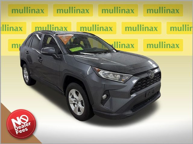 2020 Toyota RAV4 XLE FWD photo
