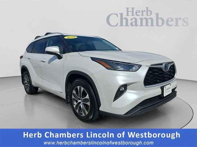2022 Toyota Highlander Hybrid XLE AWD photo
