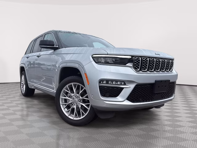 2022 Jeep Grand Cherokee Summit 4WD photo
