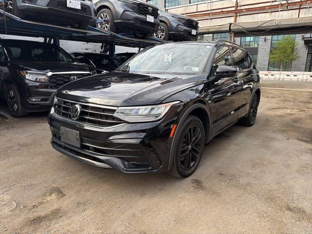 2022 Volkswagen Tiguan SE R-Line Black AWD photo