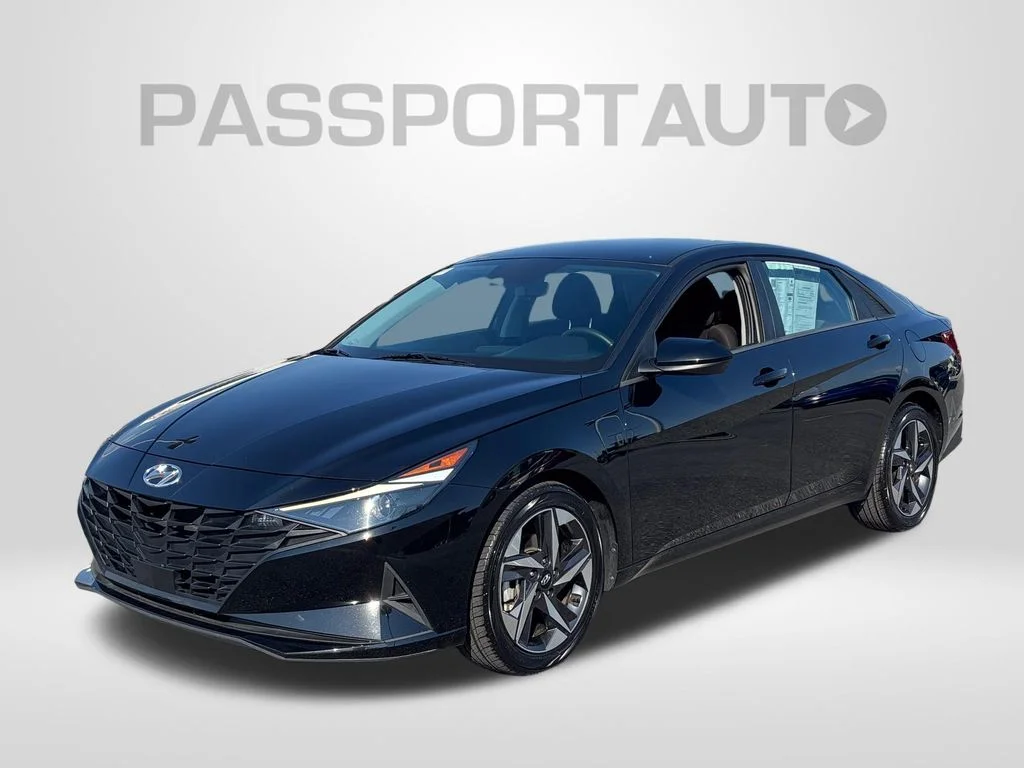 2023 Hyundai Elantra SEL FWD photo