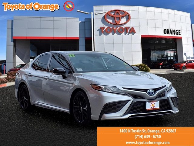 2022 Toyota Camry Hybrid XSE FWD photo