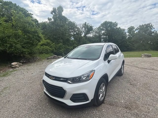 2022 Chevrolet Trax LS FWD photo
