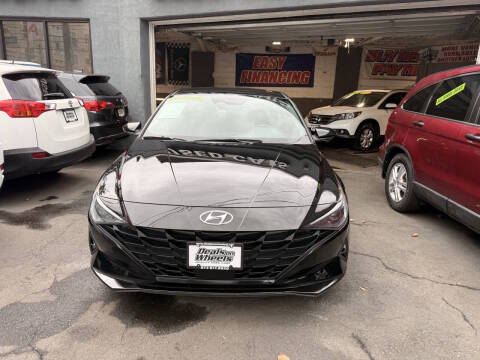 2023 Hyundai Elantra SEL FWD photo