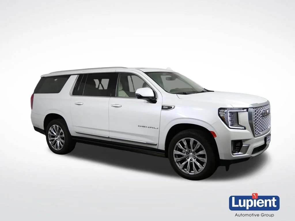 2022 GMC Yukon XL Denali 4WD photo