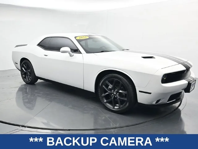 2022 Dodge Challenger SXT RWD photo